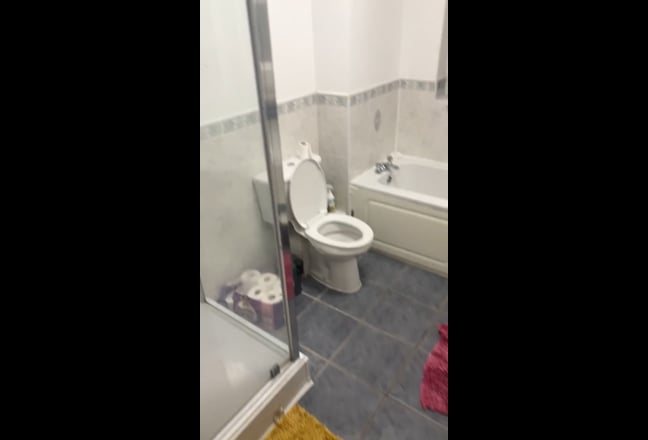 Double Bed Room Heaton Moor Main Photo