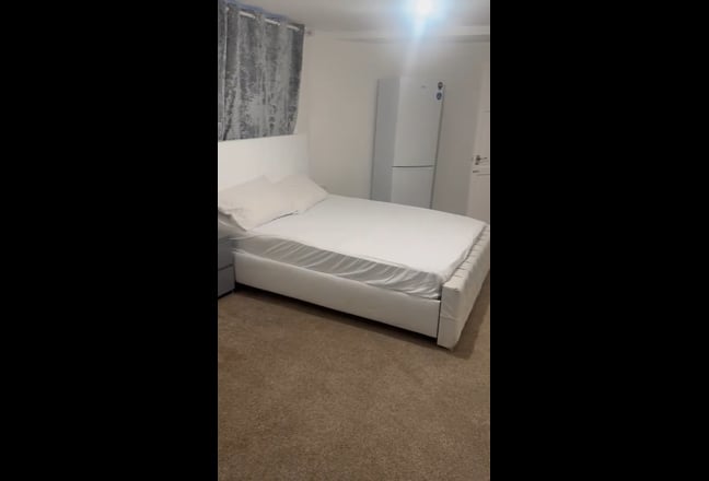 Double room for rent Main Photo