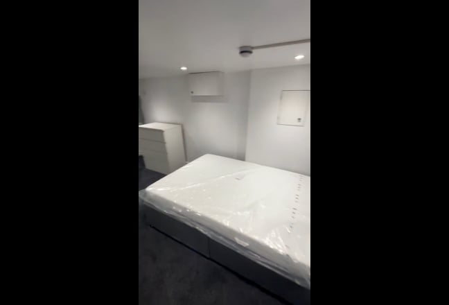 Newly refurbished ensuite rooms with kitchenette. Main Photo