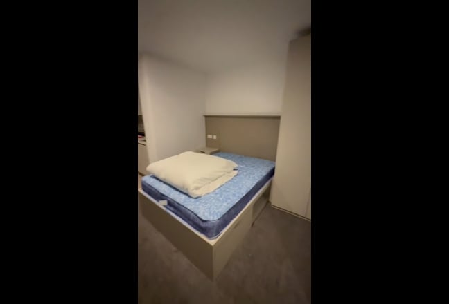 Modern studio in Manchester City Center Main Photo