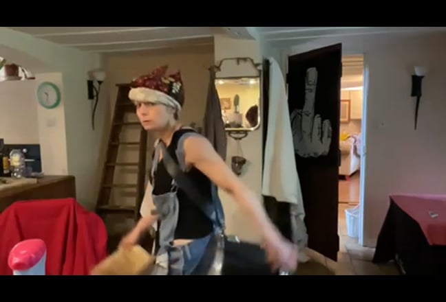 A room in a thatched cottage  Main Photo