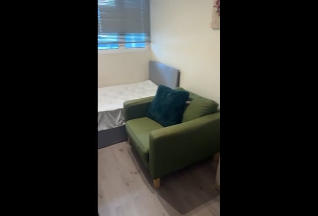 Single room available  Main Photo