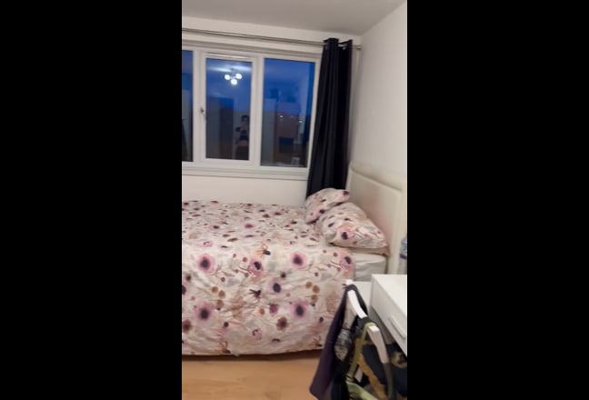 Newly refurbised Large double room - females only Main Photo