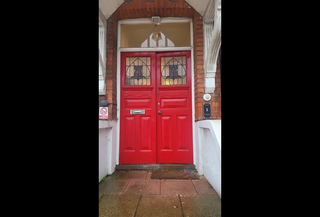 WFH heaven / Golf Course Views/ 2 mins train stn Main Photo