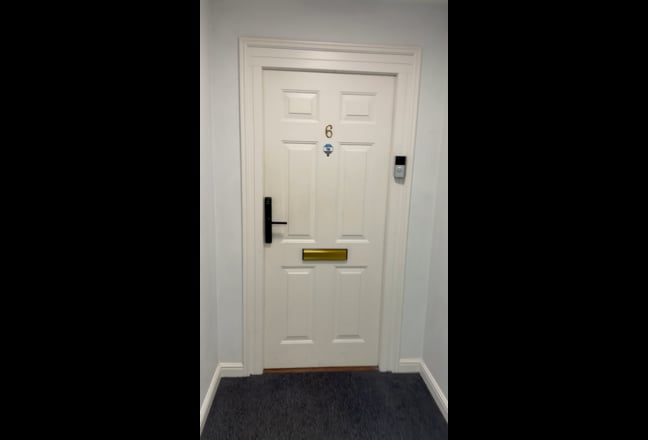 Luxury 2bed 2bath flat  Main Photo