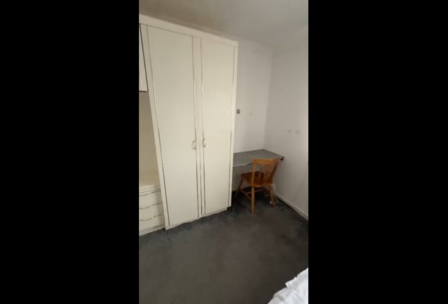 An ensuite Double room available in NR5  Main Photo