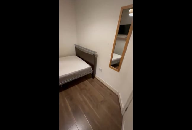 Double room in a house share with lovely housmates Main Photo