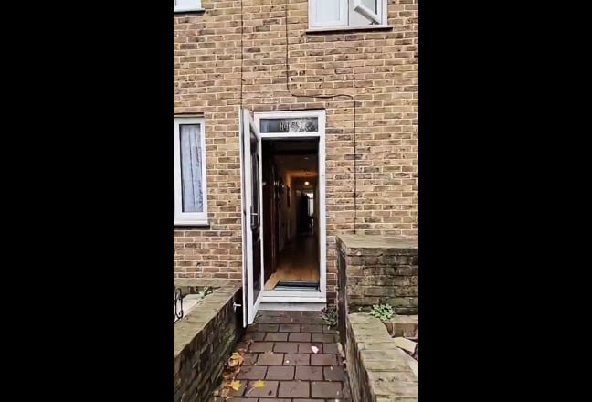 Two Large Rooms in Vibrant Bow House! Main Photo