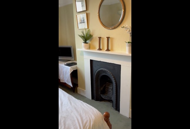 Large double room, Central location, 3 mins tube Main Photo