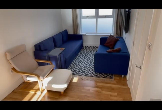 Large double room available in South Bristol Main Photo