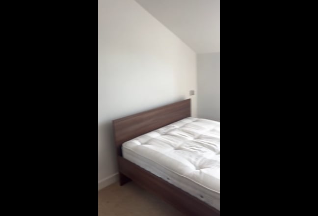 Looking for a flatmate for a super cute 2B flat!  Main Photo