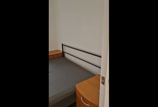 Camera double disponibila imediat  pret 690 lire b Main Photo