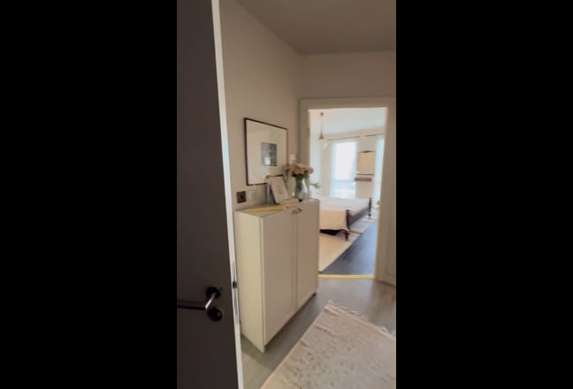 Large double room available for short term let Main Photo