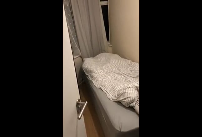 Single Wembley  Main Photo