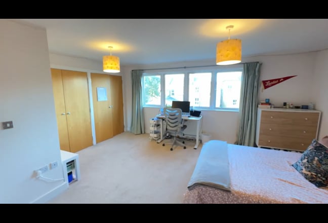Large En-suite room in Clapham North flat Main Photo