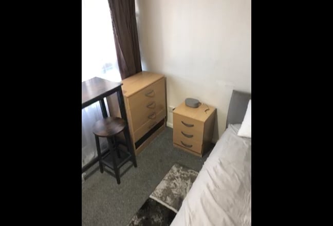 Room to let please read all advert  Main Photo