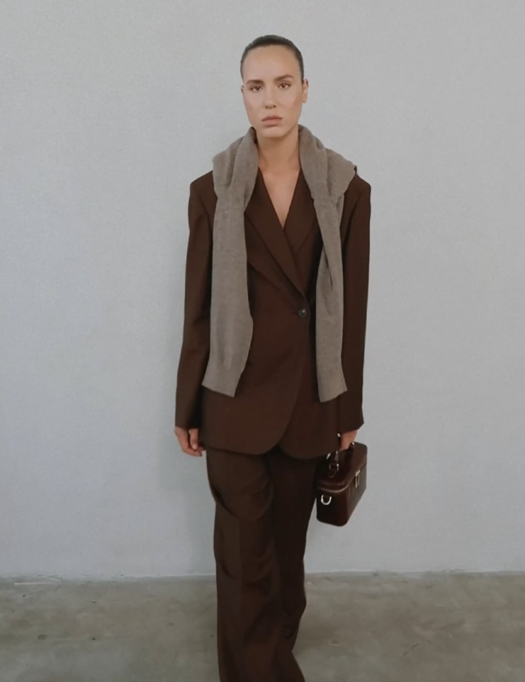 מכנסי צמר מחויטים - בגדים