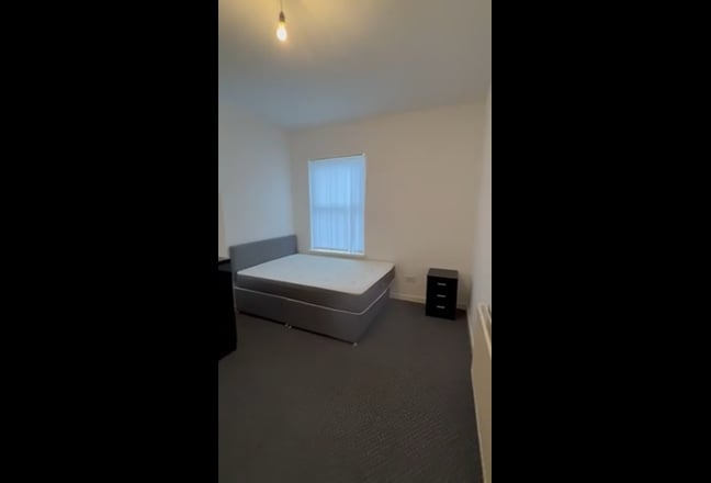    Cozy Room in Shared House- L6 0BH Main Photo