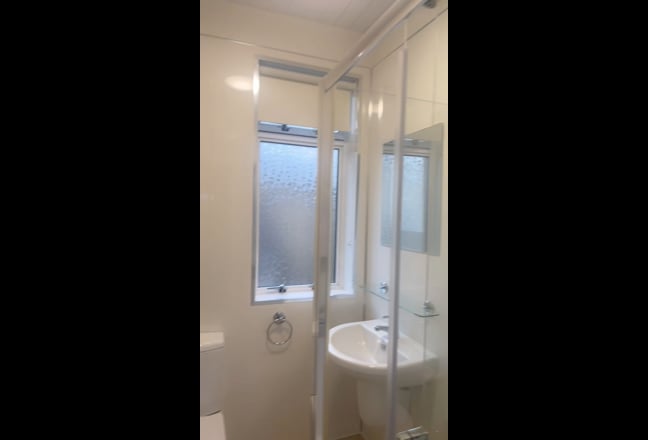 One double bedroom  Main Photo