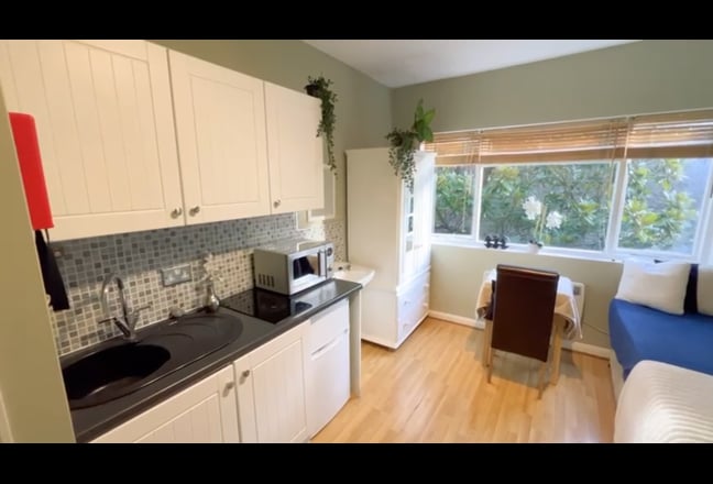 Self-contained single studio in Notting Hill Gate Main Photo