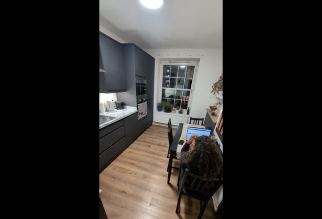 Large double room next to Kennington Park Main Photo