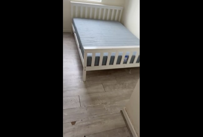 Small Studio Flat  Main Photo