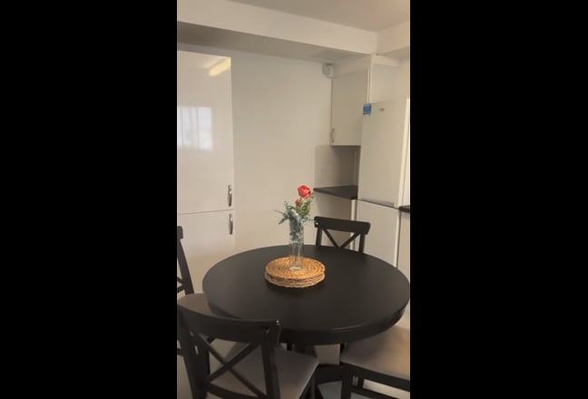 Double Room, Bills Inc – 5 Mins to Station Main Photo