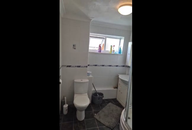 Double Room for Rent Main Photo