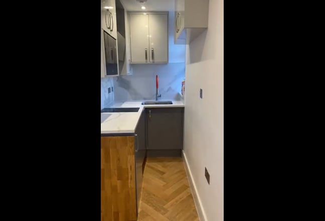 High end double room fully furnished Main Photo