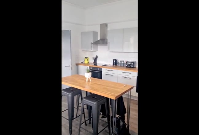 Large Double Rooms Available NO DEPOSIT  Main Photo