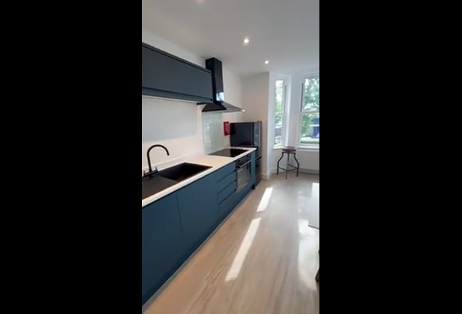 December / Jan Arrival  - for Students & Working!  Main Photo