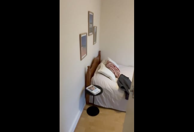 Light and spacious room in friendly houseshare Main Photo