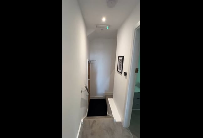 December / Jan Arrival  - for Students & Working!  Main Photo