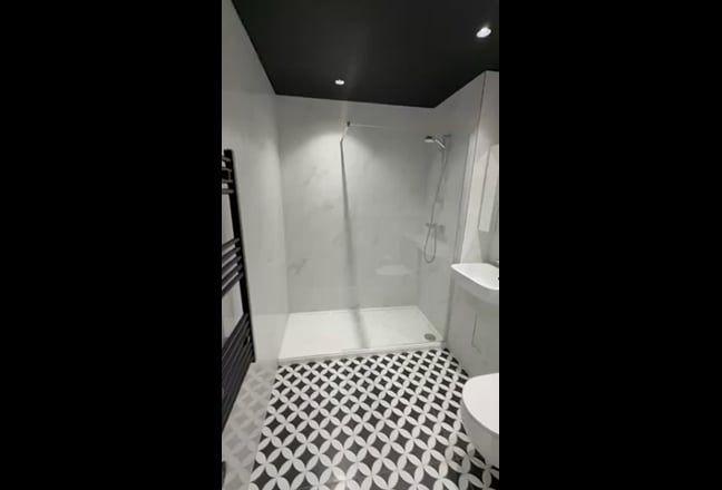 Double Room Available Main Photo