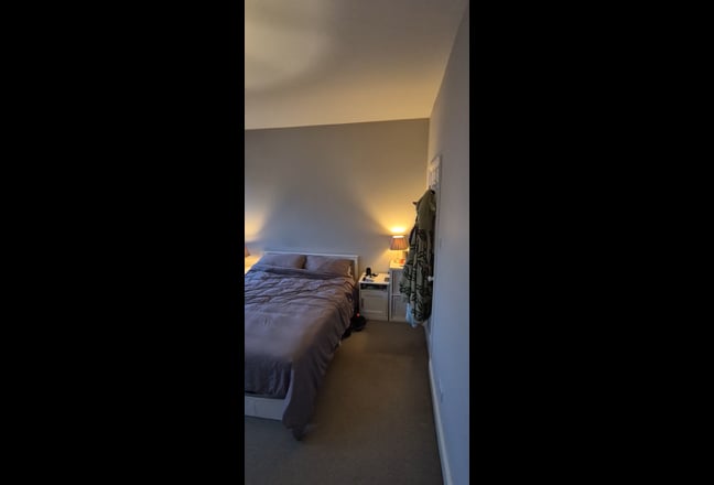 Spacious Double Room in a Social House! 🍻 Main Photo