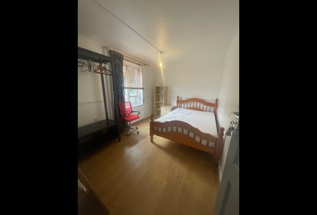Female House – 5 Mins from Bethnal Green Station Main Photo