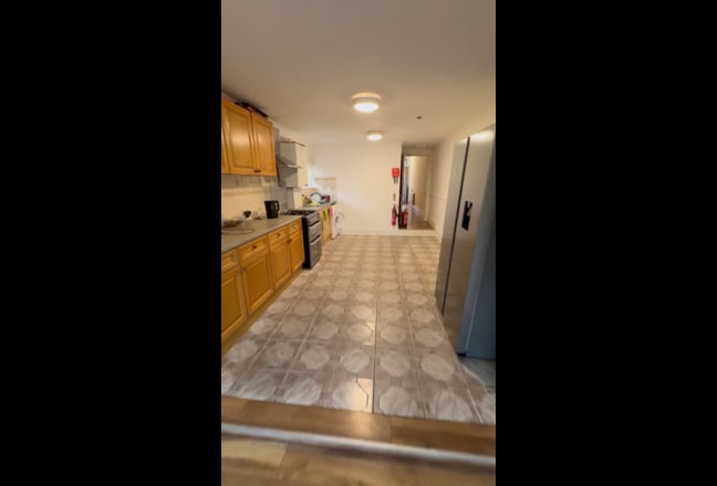 Affordable Room in Great Location Main Photo