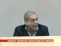 San Benedetto - Cade la maggioranza Spazzafumo, 15 consiglieri firmano le dimissioni dal notaio