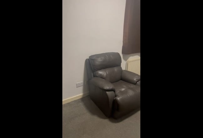 King size room available to rent Main Photo