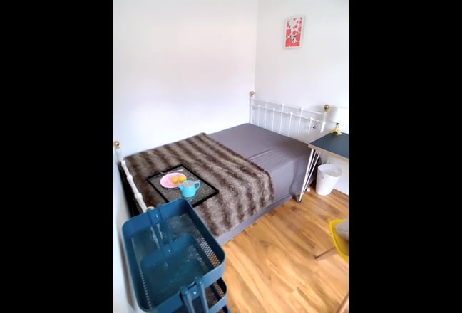 Modern Room in SE16 3BL – Replacement Tenant Neede Main Photo