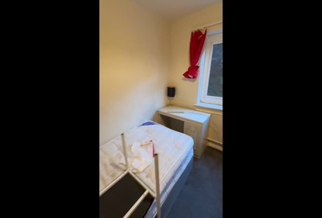 3 Bedroom Flat Hendon Central Near Uni Main Photo