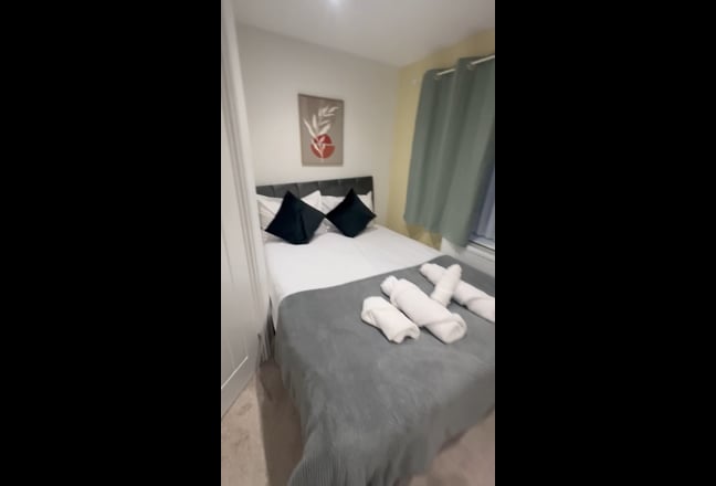 New Studio Apartment ~ Close to City Centre! Main Photo