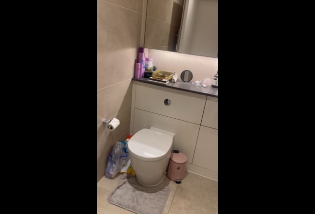 Beautiful ensuite double room 💫  Main Photo