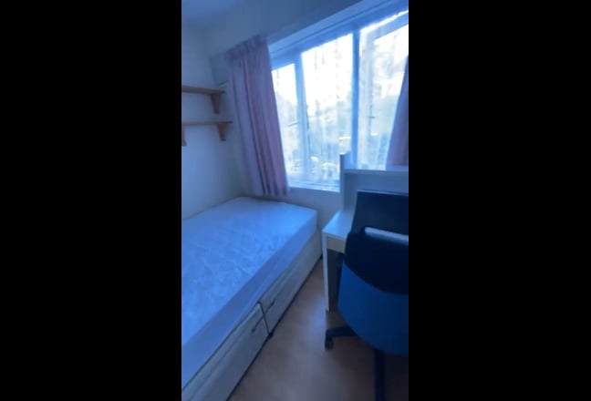 Urgent: Need someone to take over my tenacy  Main Photo