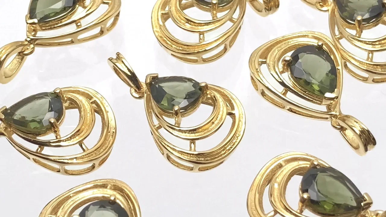 チェコ産モルダバイト ペアシェイプファセットカット9×7mm ペンダント