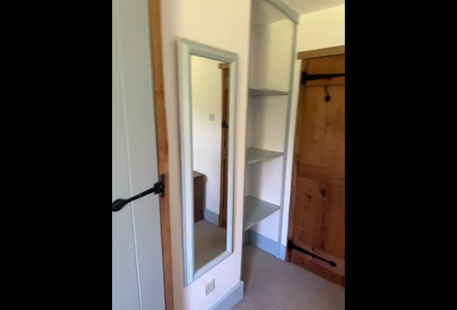 Double room in large shared house. Main Photo