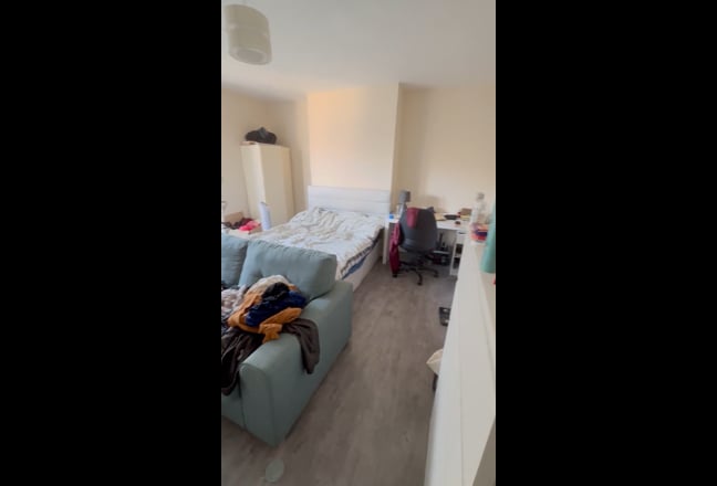 Huge room and balcony 🌺 🌲  Main Photo