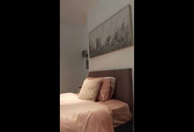 Extra large double room in Edwardian house Main Photo