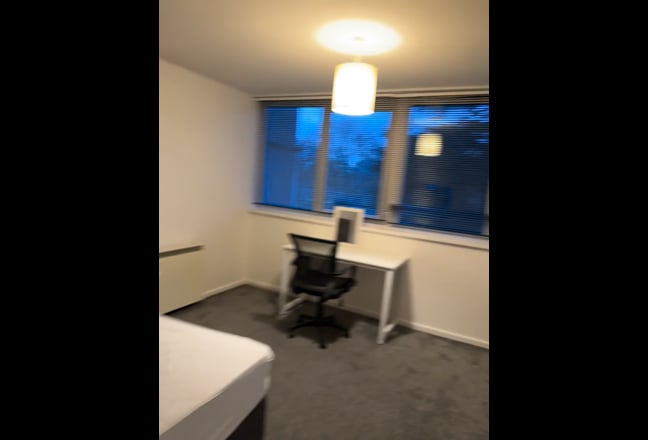 2 Bedroom, 1 Bath, fully furnished flat, CV3 6HZ Main Photo