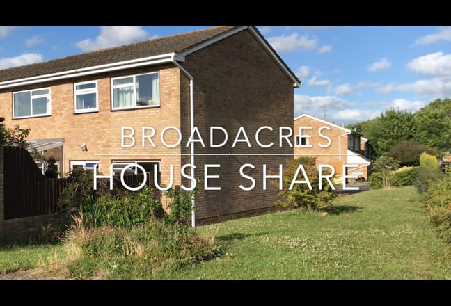 Walk to Royal Surrey Hosp, research park or Tesco Main Photo